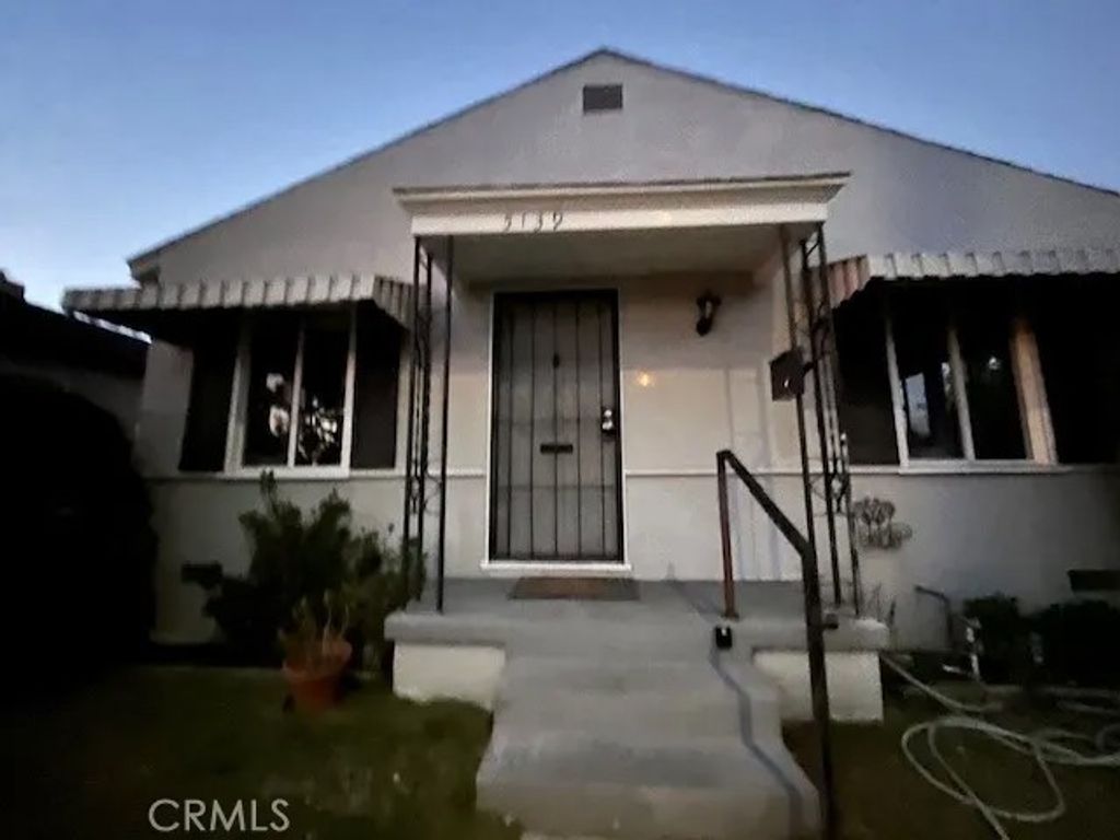 Photo of 5139 E Carson Street, Long Beach, CA 90808 (MLS # PW26060741)