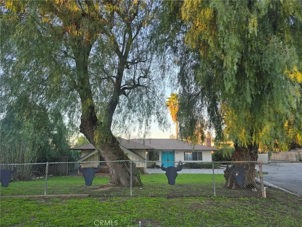 Photo of 607 6th St, Norco, CA 92860 (MLS # IG26077550)