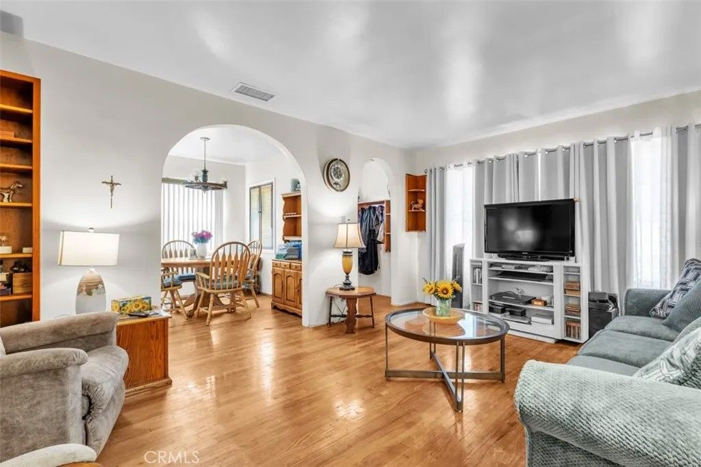 Photo of 8522 Terhune Ave, Sun Valley, CA 91352 (MLS # GD26035577)