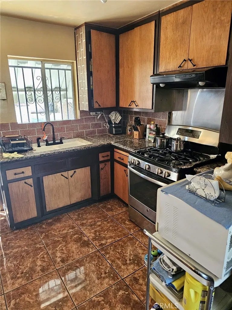 1171 W 7th