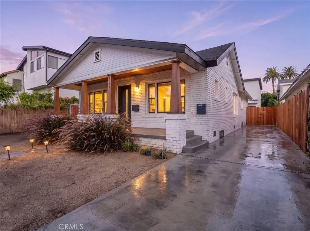 2342 S Cochran