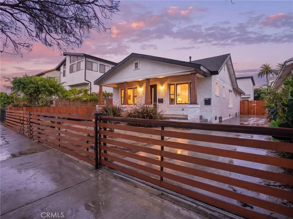 2342 S Cochran