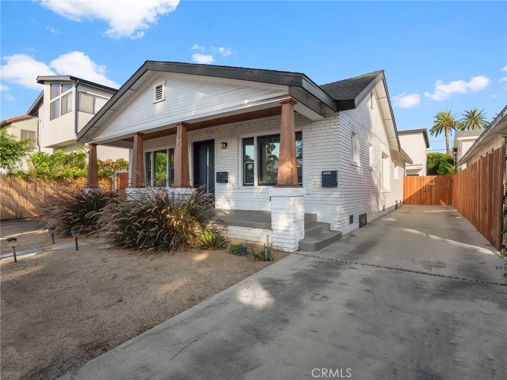 2342 S Cochran