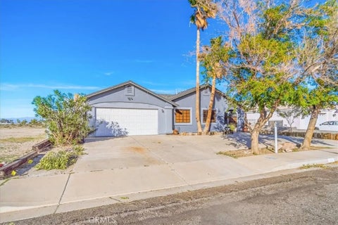 Photo of 1348 Redwood Ave, Needles, CA 92363 (MLS # PW26162827)
