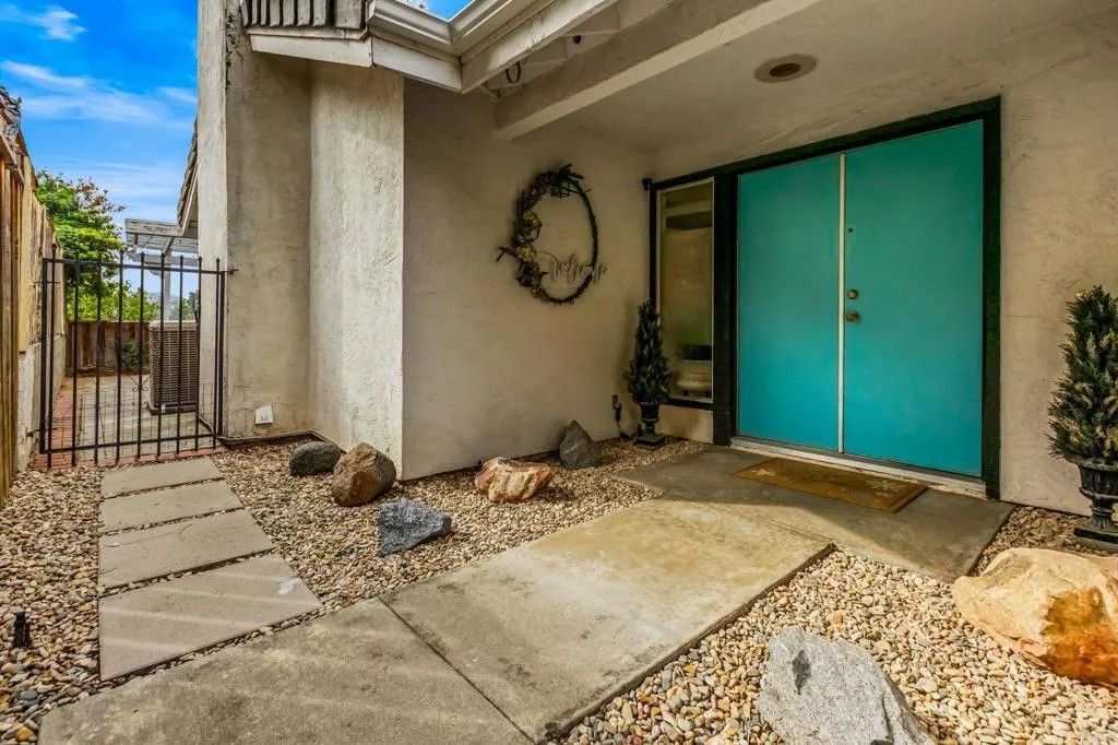 Photo of 1887 Guilder Gln, Escondido, CA 92029 (MLS # NDP2601383)