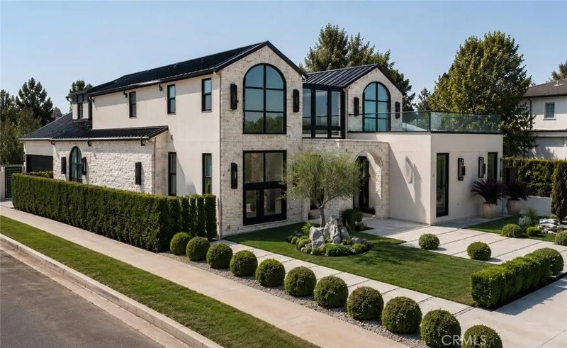 2055 Parnell