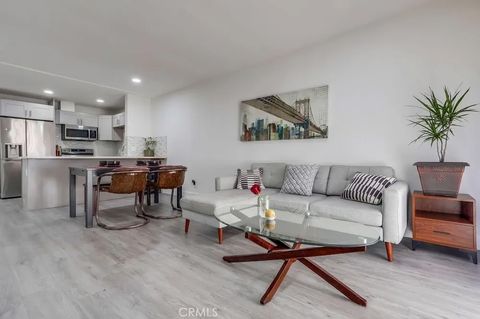 Photo of 425 S Kenmore Avenue Avenue #306, Los Angeles, CA 90020 (MLS # AR26010149)