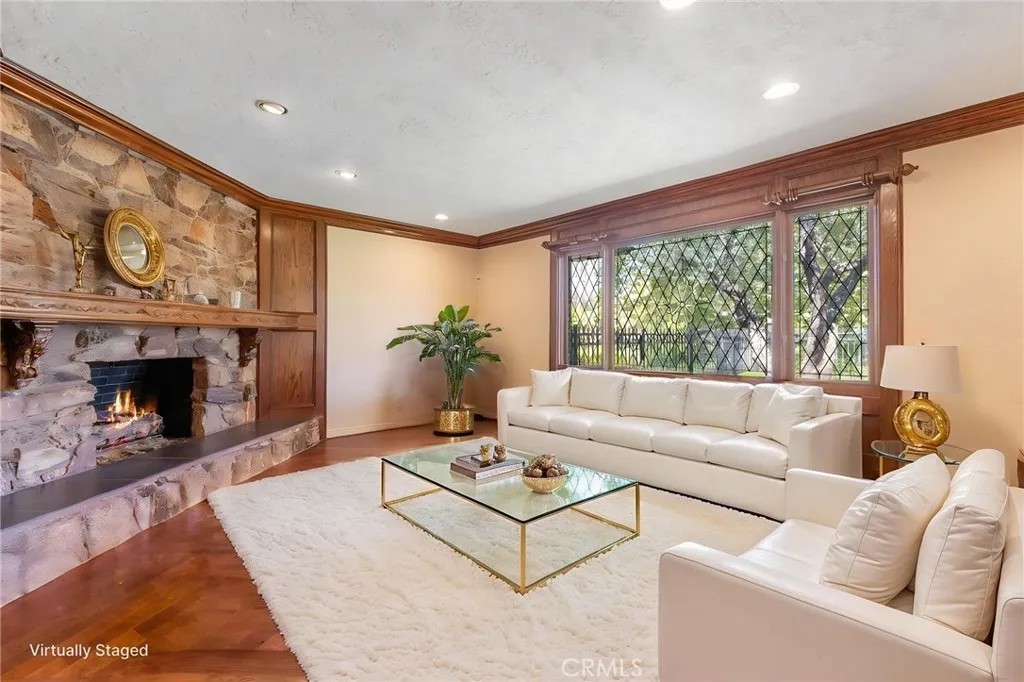 3249 N Rancho La Carlota