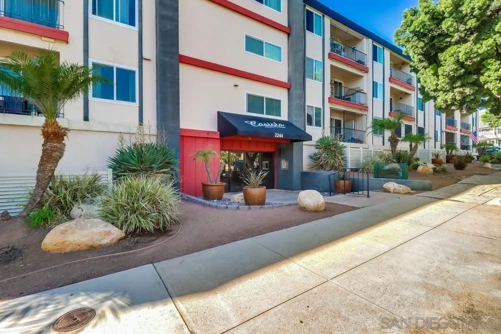 2244 2nd Ave 25