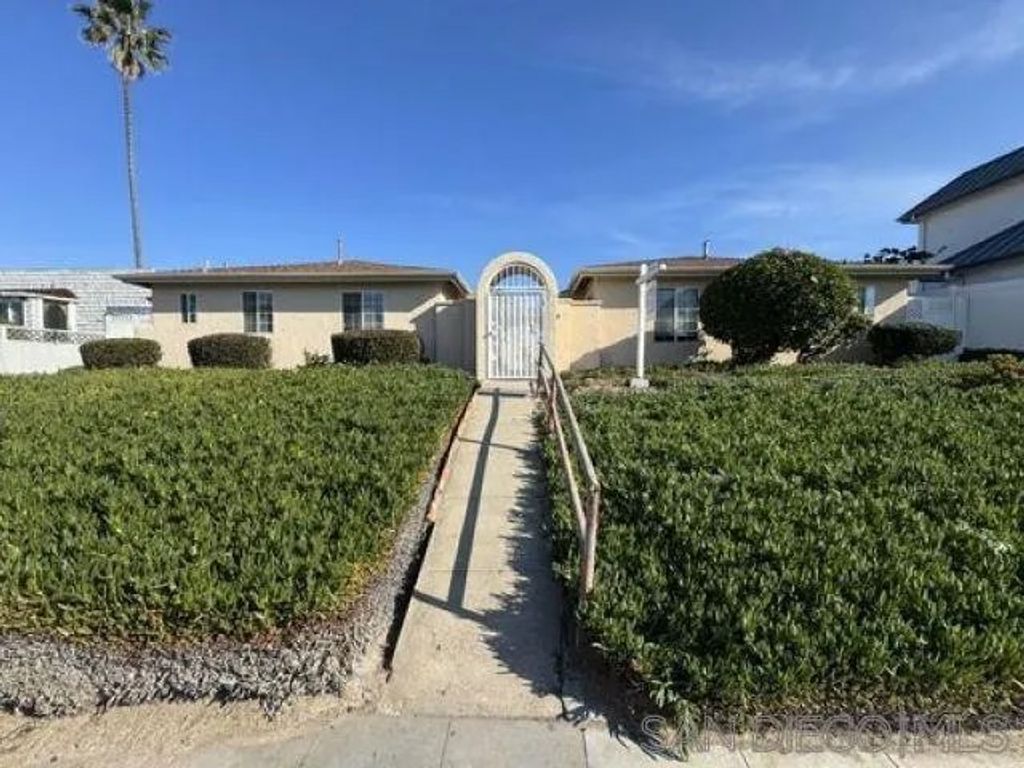 Photo of 5062.5 Santa Monica Ave #5062.5, San Diego, CA 92107 (MLS # 260006326)