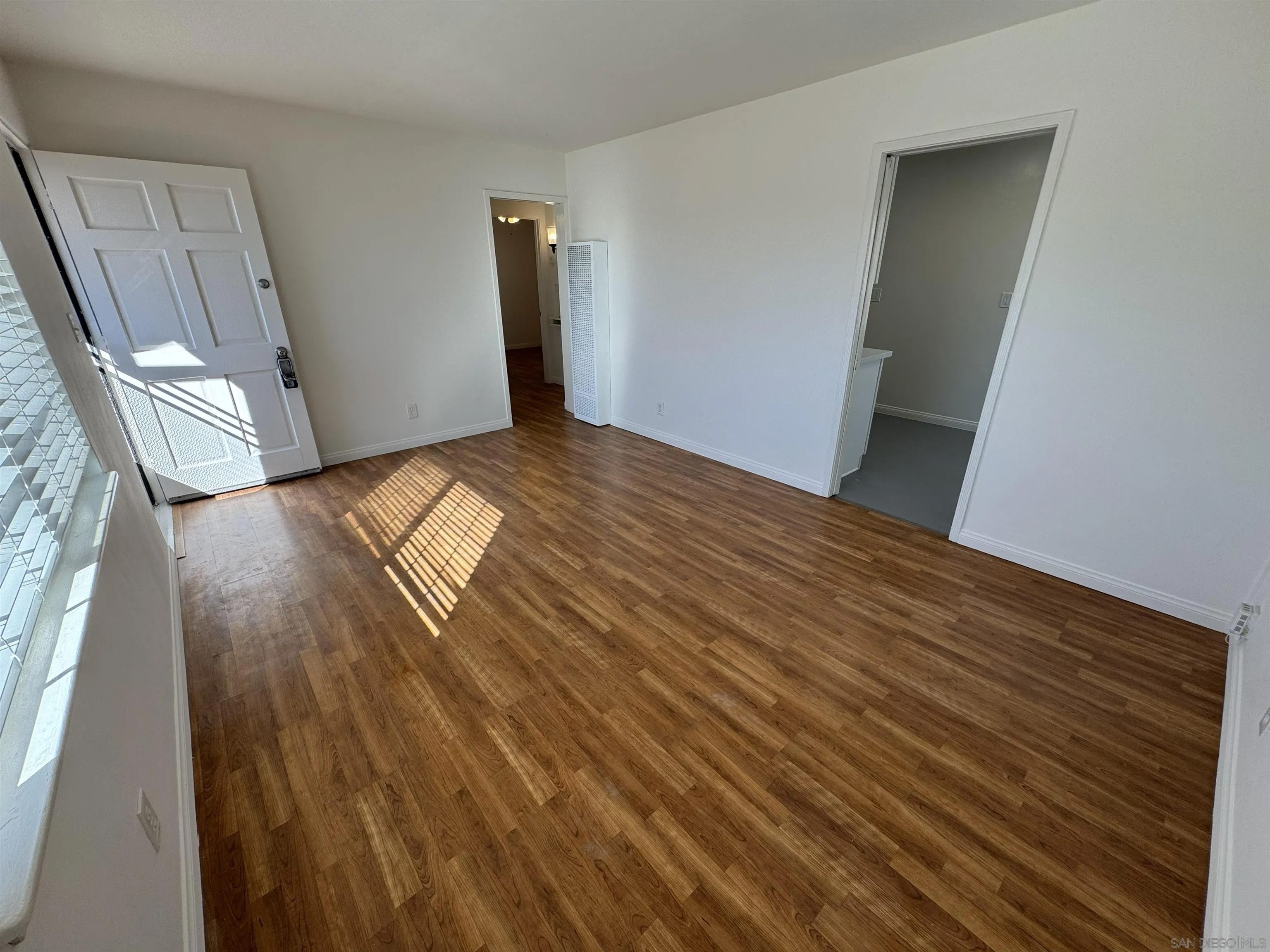 5062.5 Santa Monica Ave 5062.5