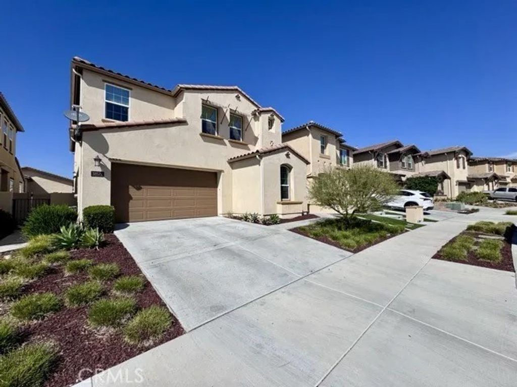 Photo of 38572 Rosegate Place, Murrieta, CA 92563 (MLS # SW25202474)