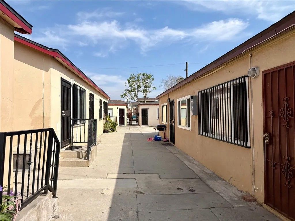 Photo of 4244 E Compton Blvd, Compton, CA 90221 (MLS # CV26072033)