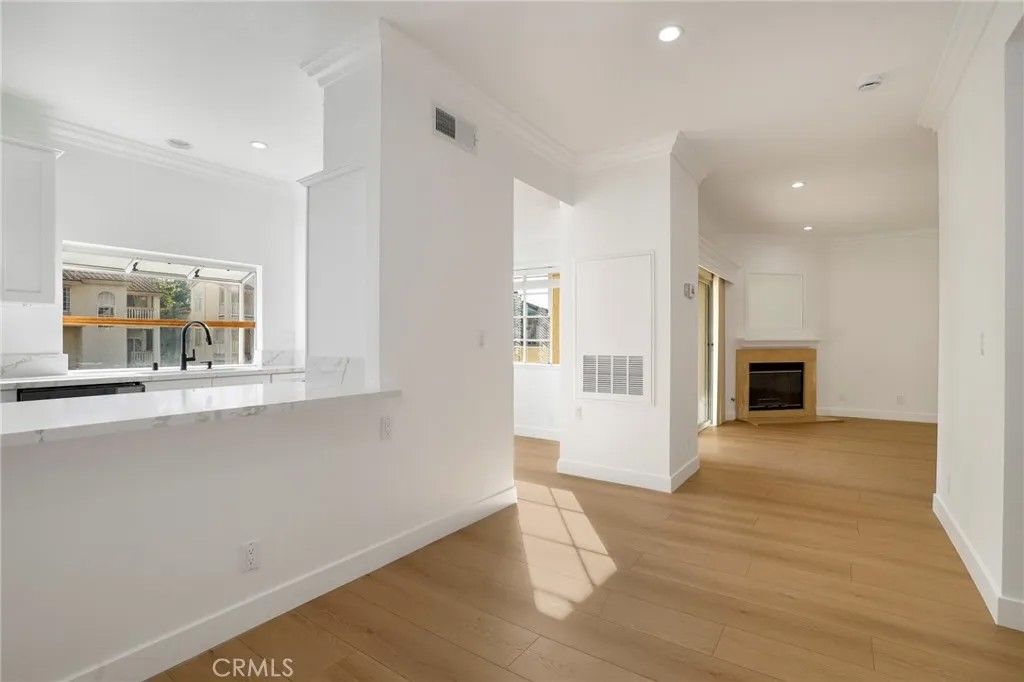 Photo of 5799 Freebird Lane #102, Oak Park, CA 91377 (MLS # SR26068896)