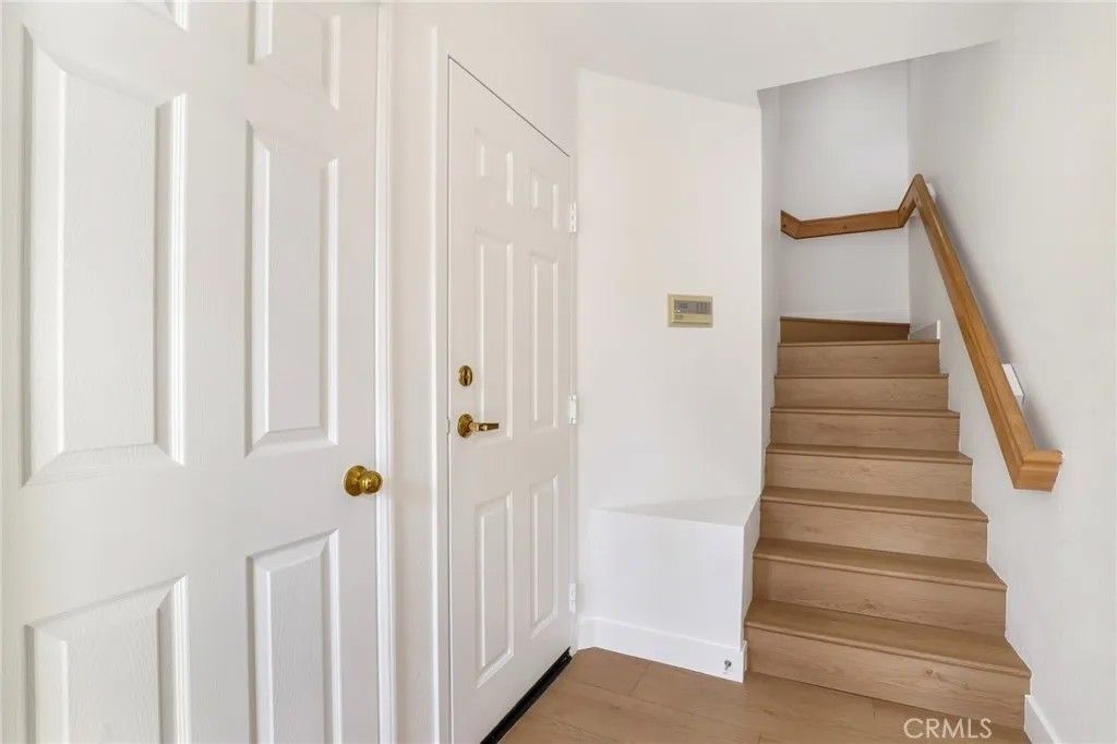 Photo of 5799 Freebird Lane #102, Oak Park, CA 91377 (MLS # SR26068896)