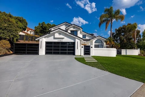 Photo of 1486 Stoneridge Terrace, Vista, CA 92083 (MLS # NDP2605829)