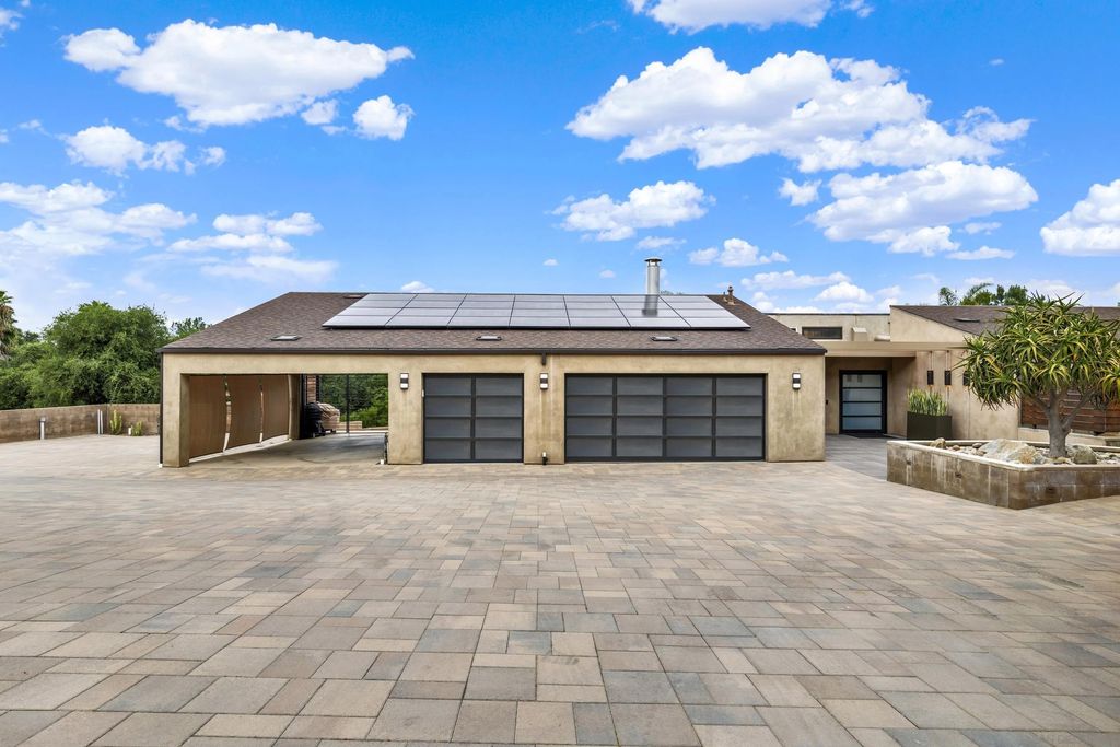 Photo of 16117 Martincoit Rd, Poway, CA 92064 (MLS # 260008854)