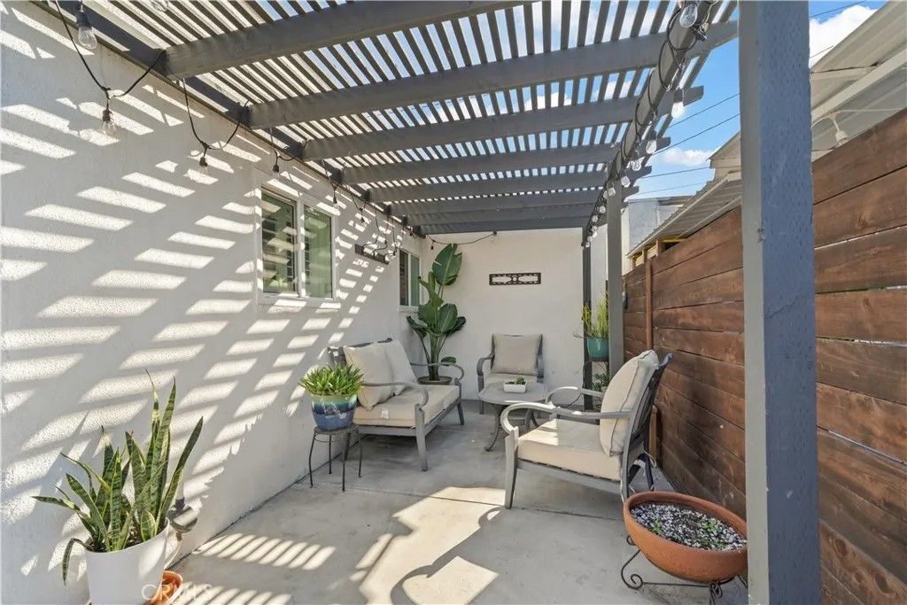 Photo of 2324 E 14th St, Long Beach, CA 90804 (MLS # SW26019413)