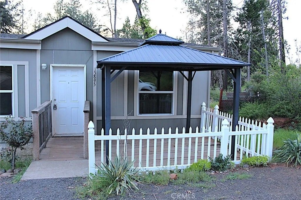 Photo of 13895 S Park Dr, Magalia, CA 95954 (MLS # PA26023697)