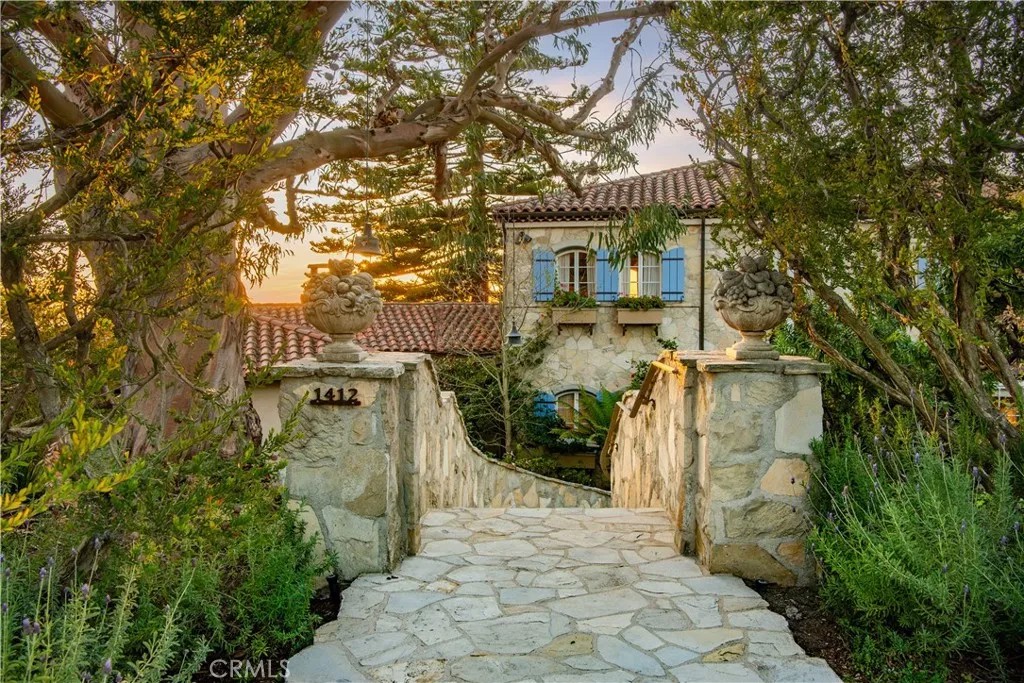 1412 Lower Paseo La Cresta
