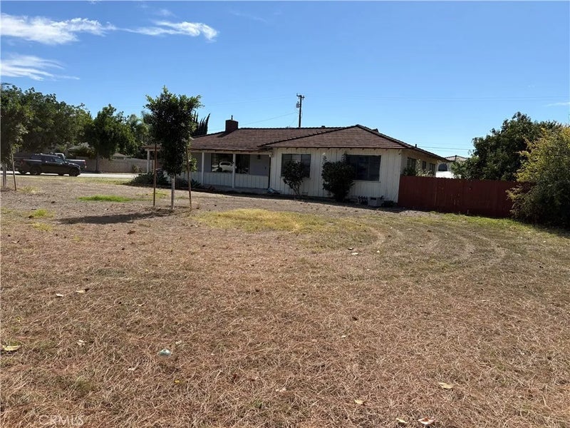 1528 E Vine