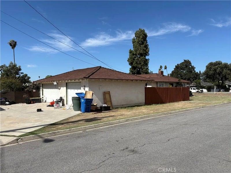1528 E Vine