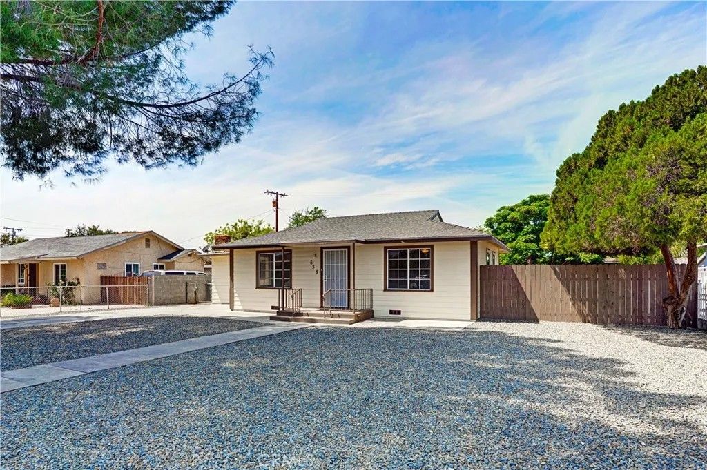 Photo of 638 S Estudillo Ave, San Jacinto, CA 92583 (MLS # SW26074943)