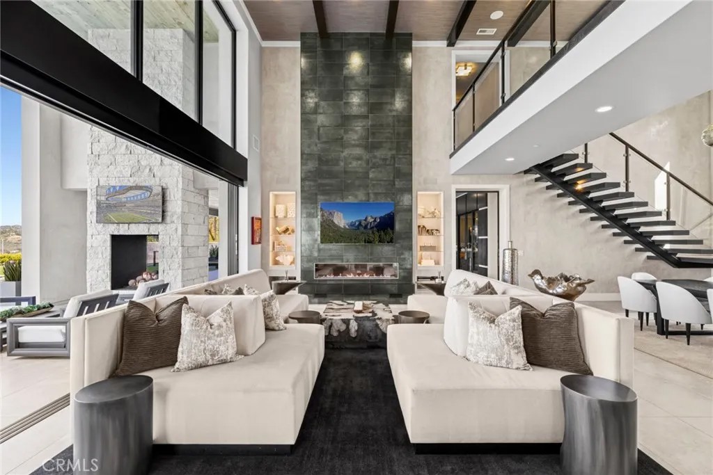 11 Thurston Drive