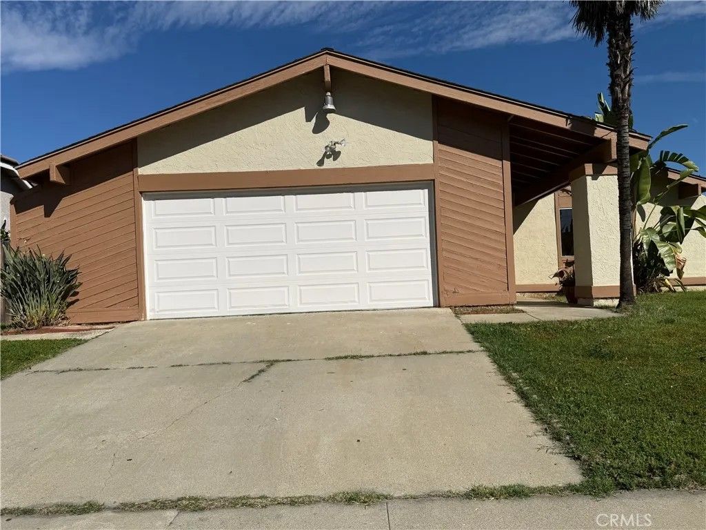 Photo of 1256 Armstrong Cir, Escondido, CA 92027 (MLS # SW26014806)