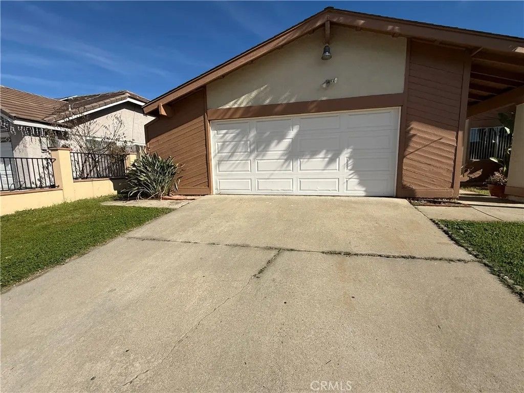 Photo of 1256 Armstrong Cir, Escondido, CA 92027 (MLS # SW26014806)