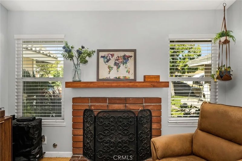 1231 N Dolores