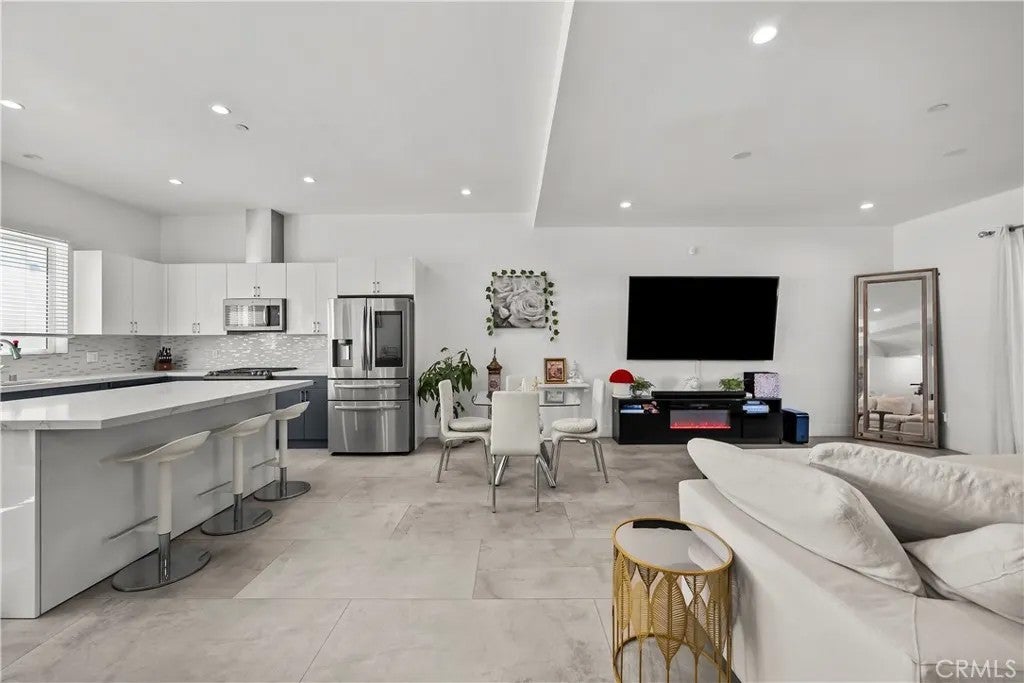 8404 Woodley Place