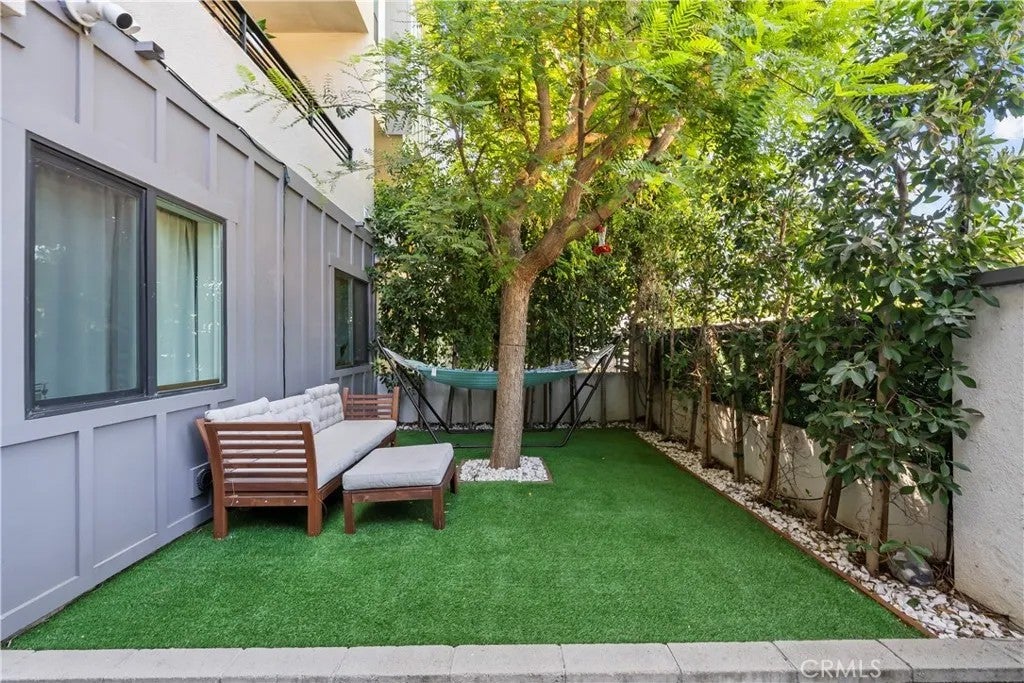 8404 Woodley Place