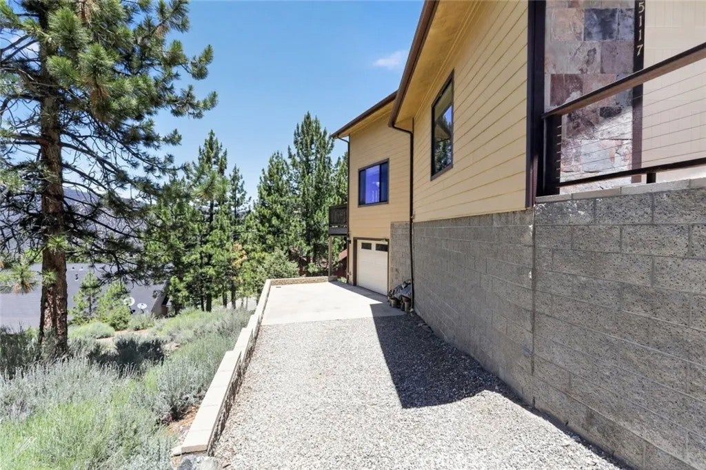 15117 Chestnut Drive