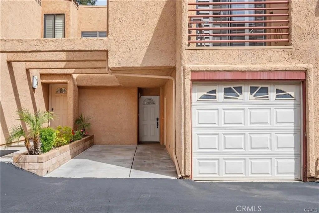 Photo of 5291 Colodny Dr, Agoura Hills, CA 91301 (MLS # SR26002117)