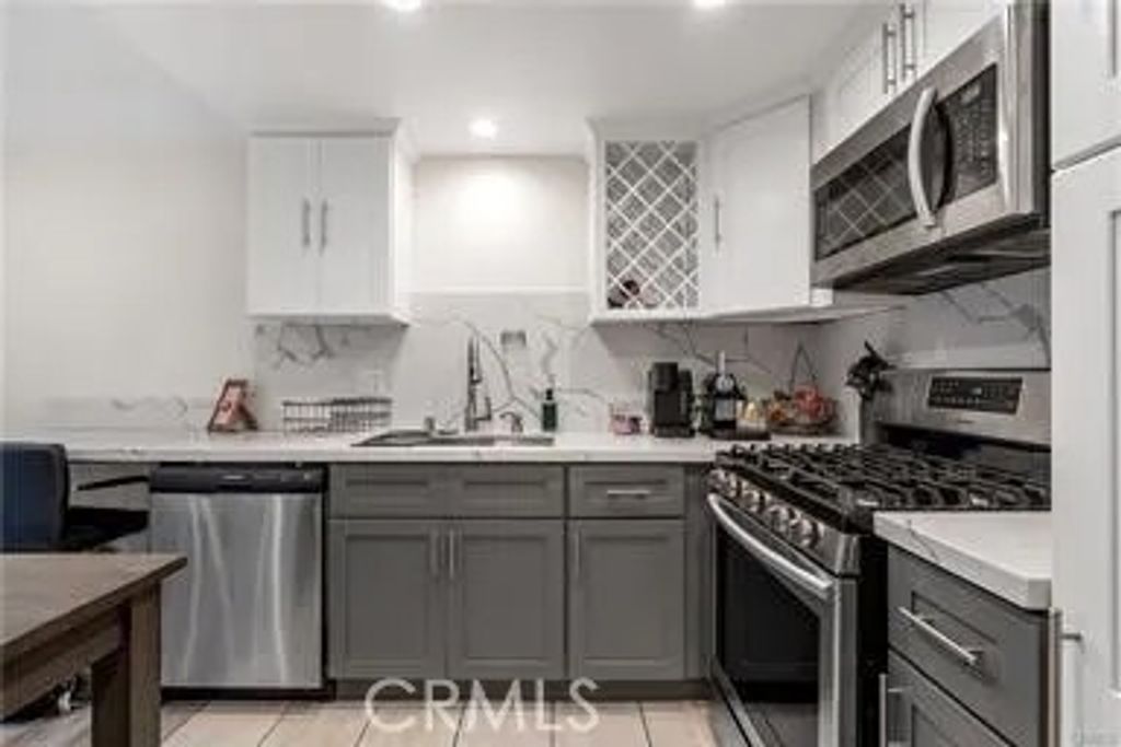 Photo of 5291 Colodny Dr, Agoura Hills, CA 91301 (MLS # SR26002117)