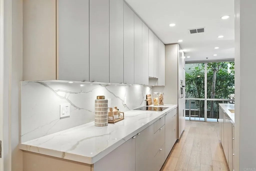 800 PROSPECT Street 1F