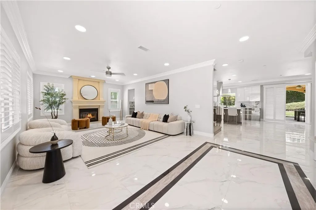 24410 Via Lomas De Yorba East