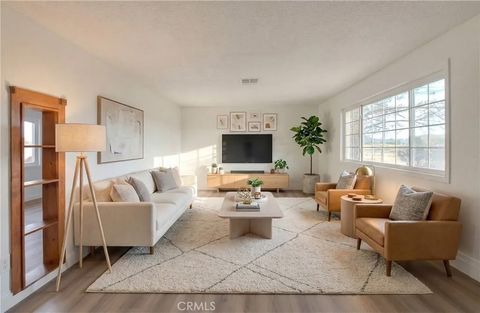 Photo of 22133 Thunderbird Rd, Apple Valley, CA 92307 (MLS # CV26067324)