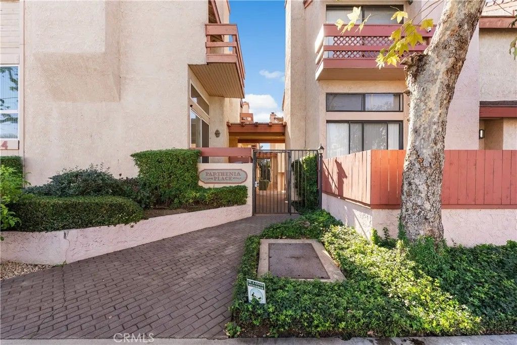 Photo of 21054 Parthenia #11, Canoga Park, CA 91304 (MLS # GD25276820)