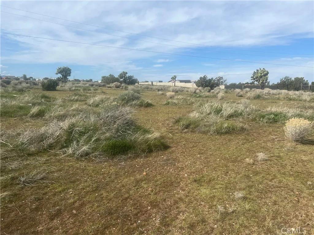 Photo of 0 Vinton, Phelan, CA 92371 (MLS # HD26176040)