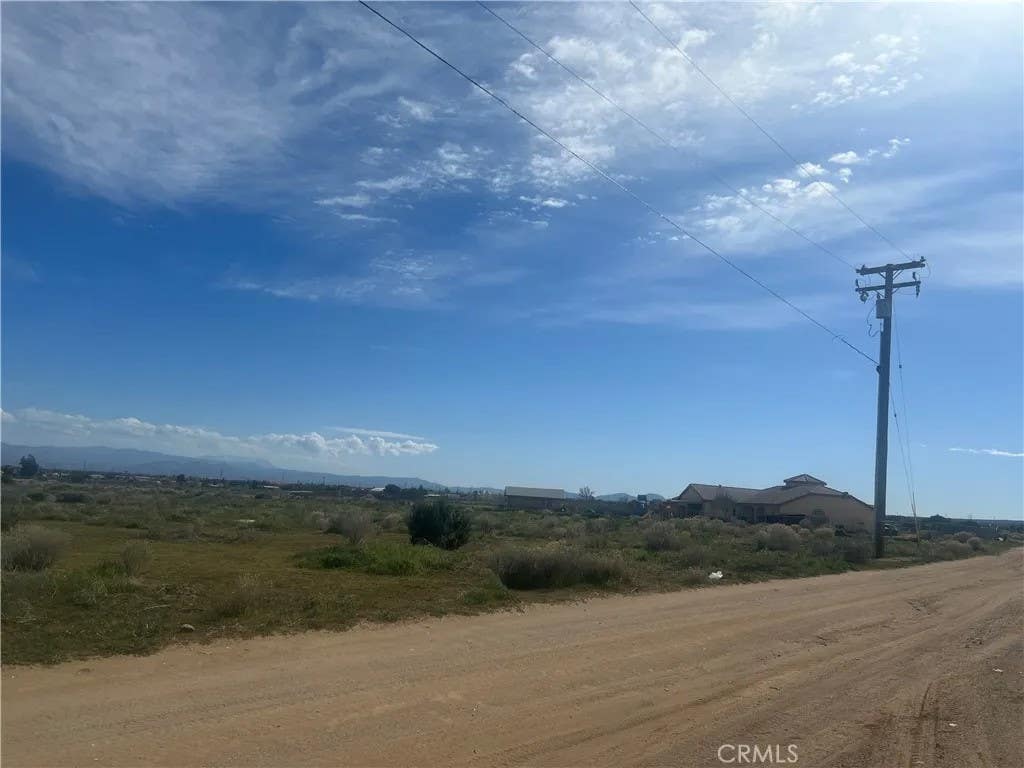Photo of 0 Vinton, Phelan, CA 92371 (MLS # HD26176040)