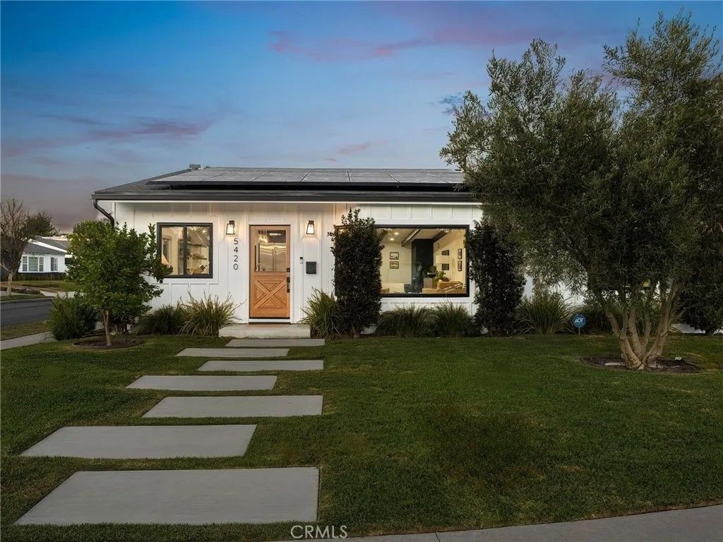 Photo of 5420 Wortser Ave, Sherman Oaks, CA 91401 (MLS # PW26073514)