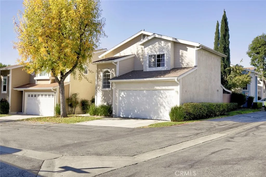 12325 Sweetbriar