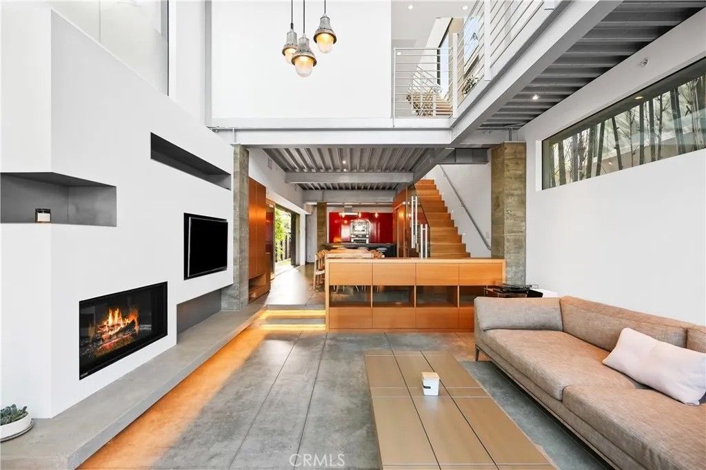 Photo of 304 Grand Boulevard, Venice, CA 90291 (MLS # OC26069363)