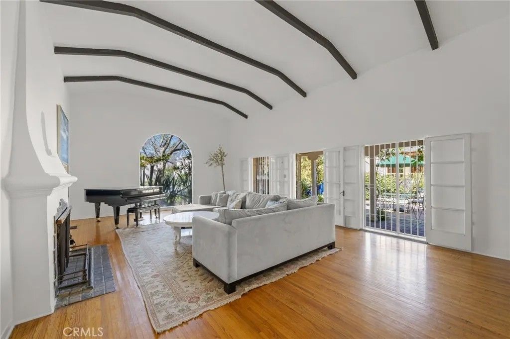 Photo of 112 N. Highland Ave, Hancock Park, CA 90036 (MLS # PW26053663)