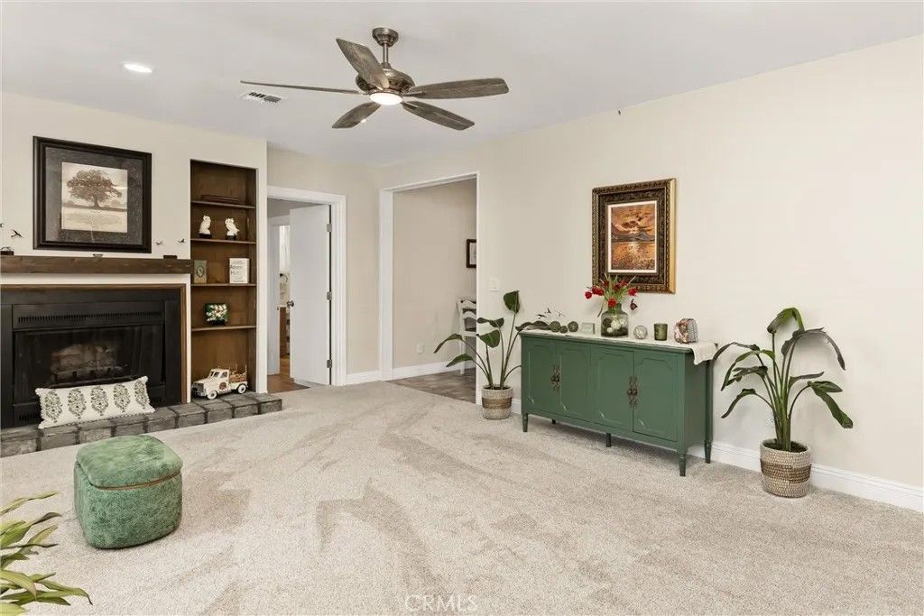 Photo of 193 N Maple Avenue, Fontana, CA 92335 (MLS # IG26033619)