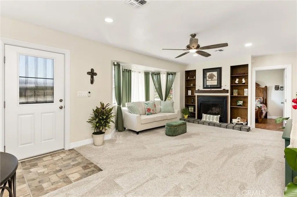 Photo of 193 N Maple Avenue, Fontana, CA 92335 (MLS # IG26033619)