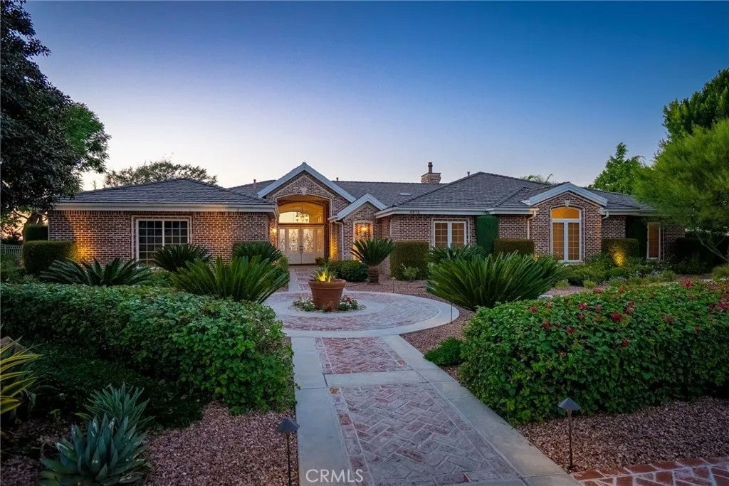 6872 Chartwell