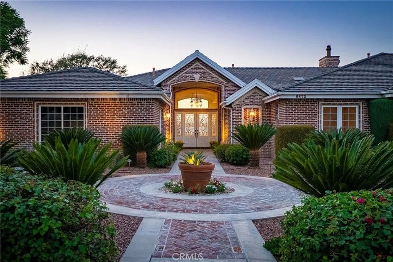 6872 Chartwell